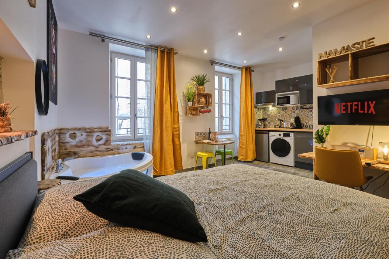 Place Carnot - Studio Tout Equipe Avec Jacuzzi Proche Toutes Commodites Carcassonne Exterior foto