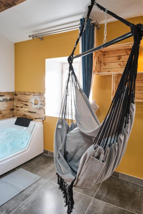 Place Carnot - Studio Tout Equipe Avec Jacuzzi Proche Toutes Commodites Carcassonne Exterior foto