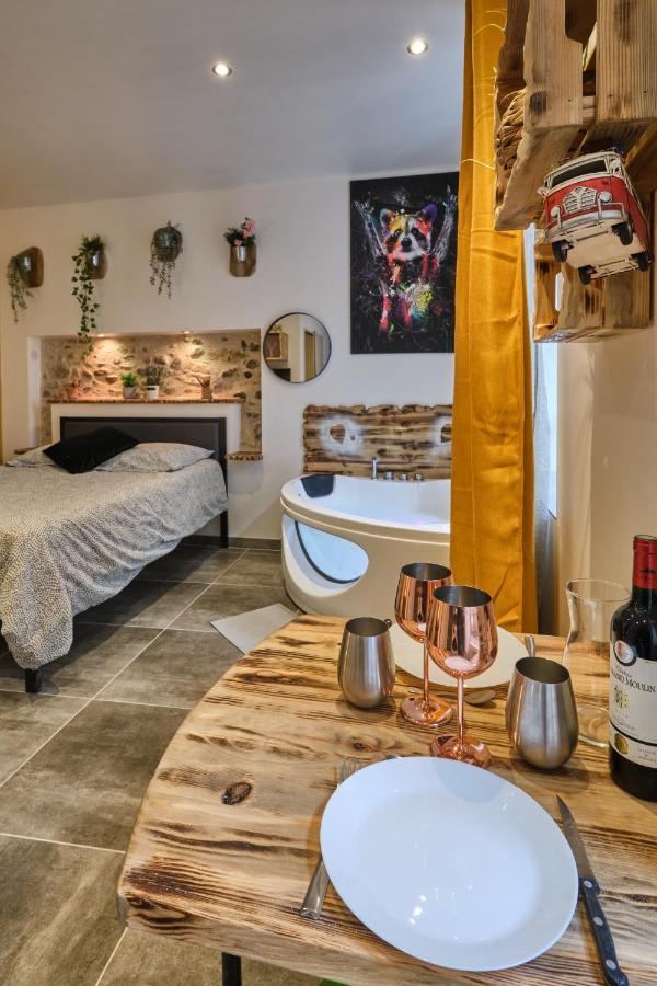 Place Carnot - Studio Tout Equipe Avec Jacuzzi Proche Toutes Commodites Carcassonne Exterior foto