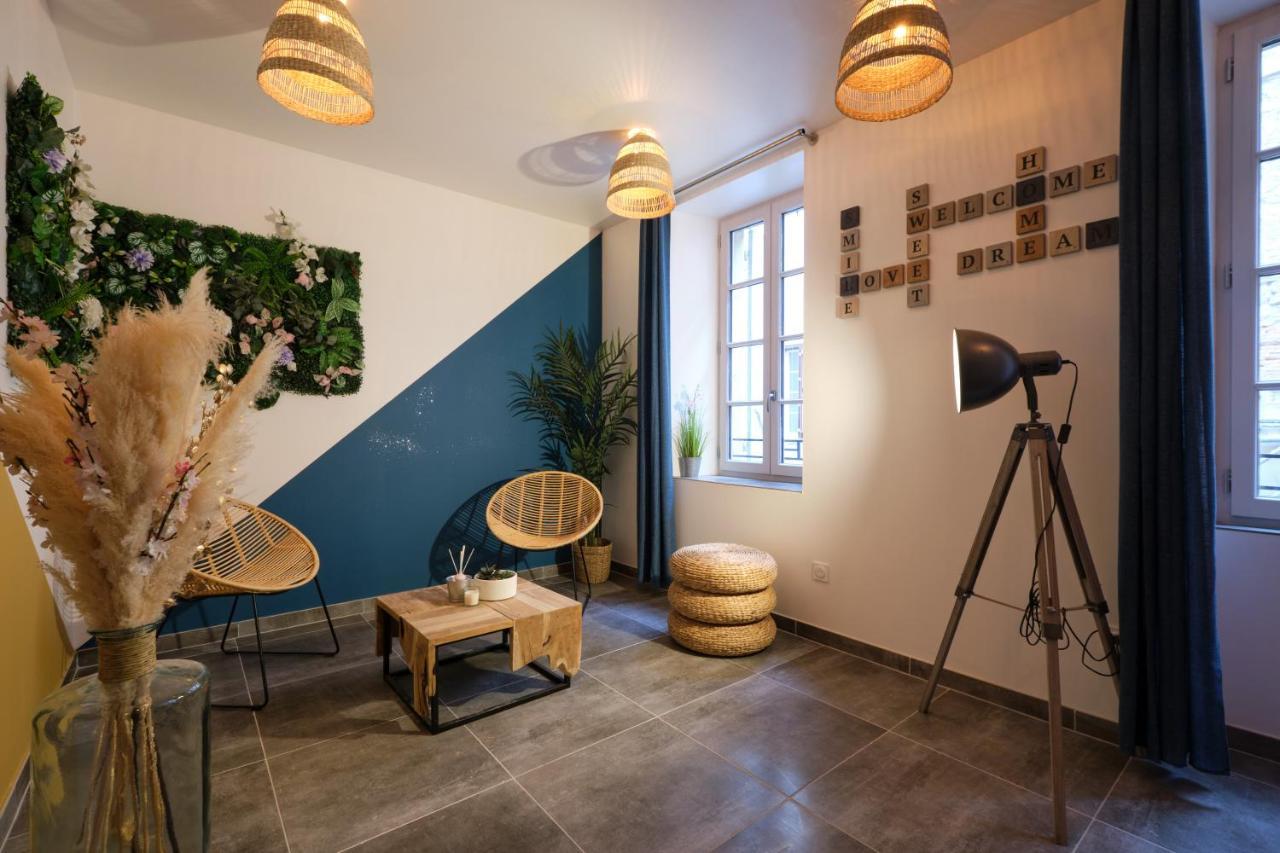 Place Carnot - Studio Tout Equipe Avec Jacuzzi Proche Toutes Commodites Carcassonne Exterior foto