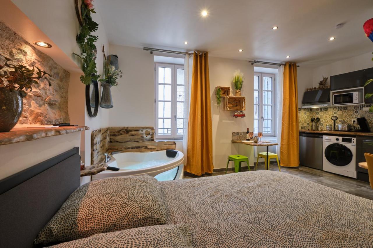 Place Carnot - Studio Tout Equipe Avec Jacuzzi Proche Toutes Commodites Carcassonne Exterior foto